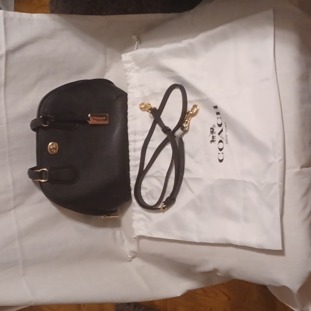 Coach versatile handbag